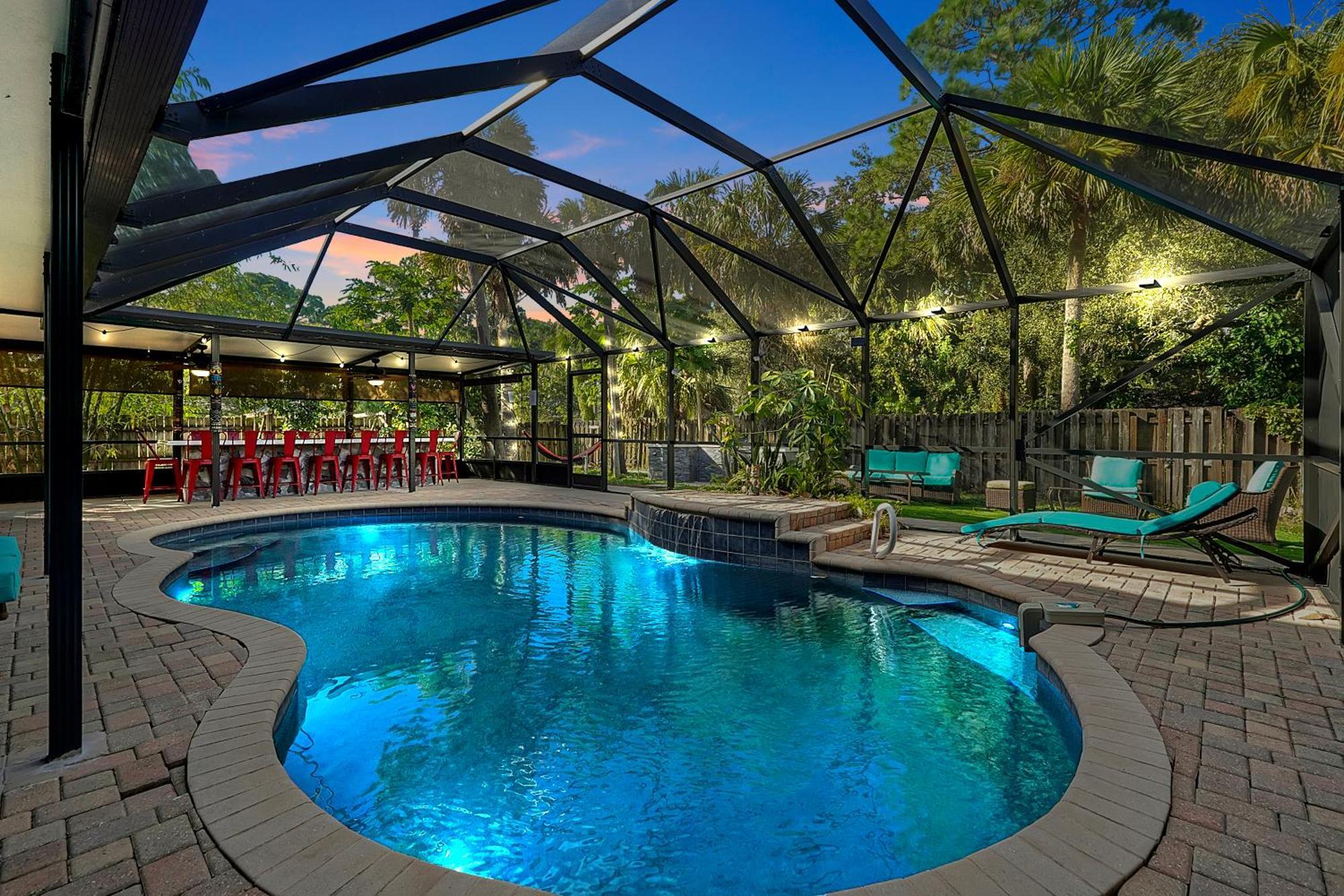 Poolside Cocoa Oasis W/ Tiki Bar! Villa Frontenac Exterior photo